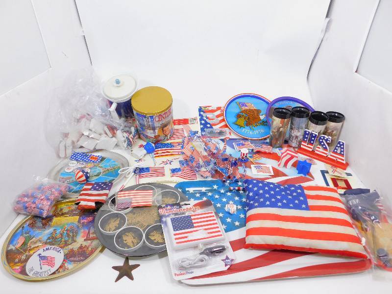 lot 79 image: 4th Of July Items