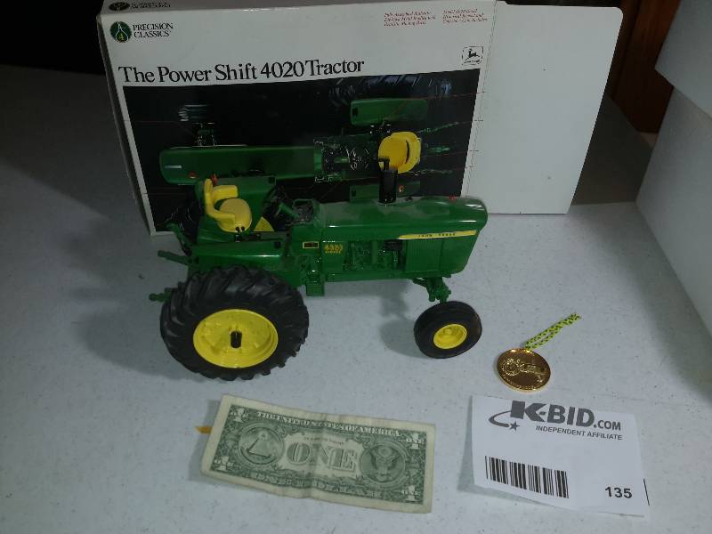 lot 135 image: Power Shift 4020 Tractor