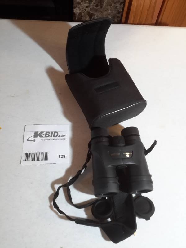 lot 128 image: Pair of NIKON 8 x 42 8  Waterproof Binoculars with case