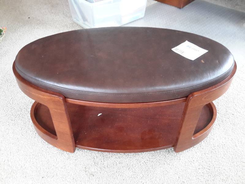 lot 32 image: Beautiful, Stressless by Ekornes, Walnut with leather top ottoman