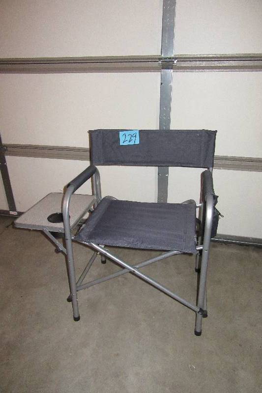 lot 229 image: Folding chair with side table and drink holder.. Metal and canvas.. Nice shape