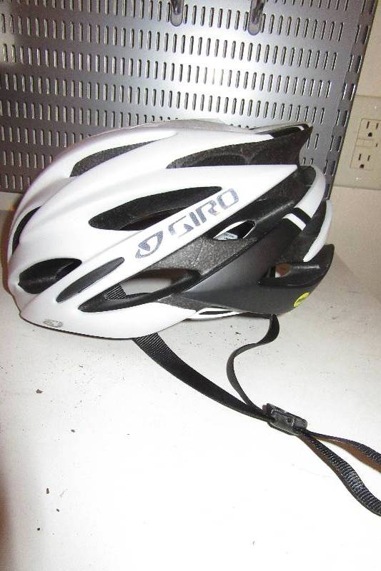 lot 235 image: SRVANT, bike helmet.. Large size