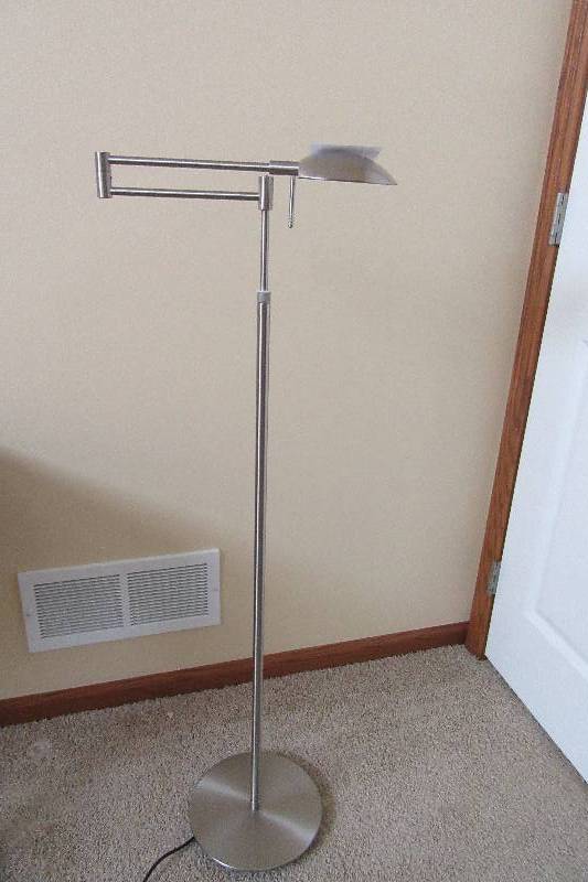 lot 46 image: Holtkotter Ultimate light.. Low Voltage LED Floor lamp