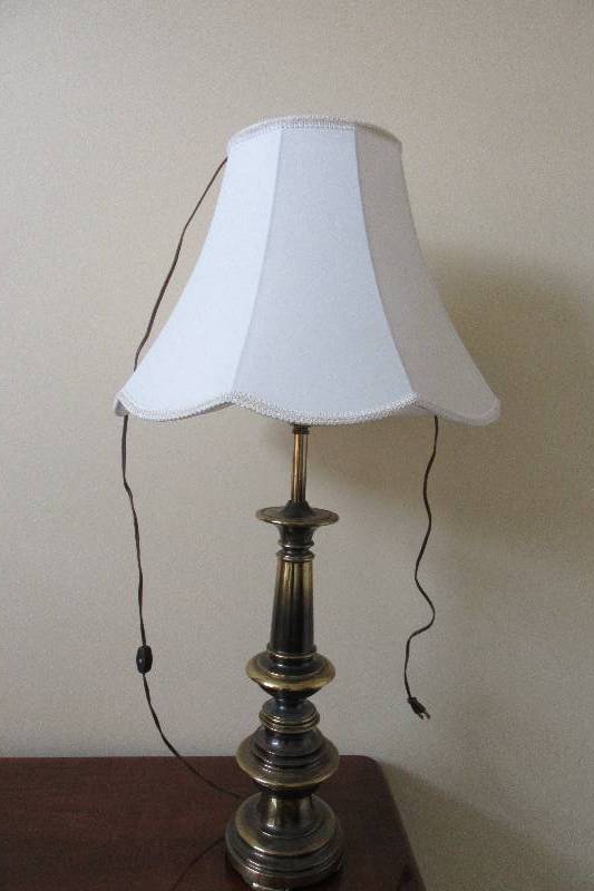 lot 53 image: 37 in Bronze Base Table Lamp.. EXCELLENT shape.