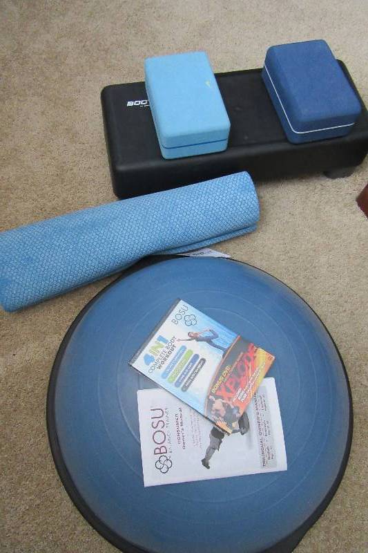 lot 200 image: Bosu Ball, Exercise platforms.. Foam roller