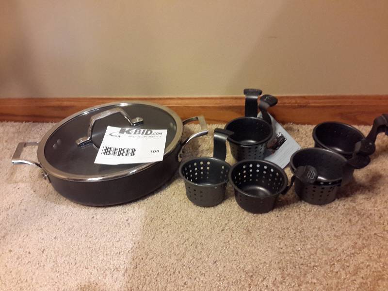 lot 108 image: Calphalon, 3 Qt Egg Poacher..Non Stick
