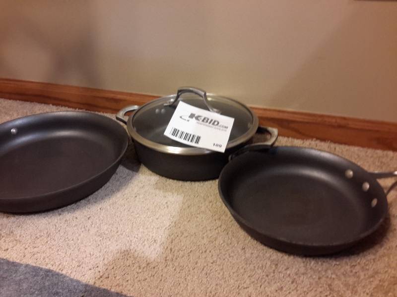 lot 109 image: 3 Calphalon Frying pans