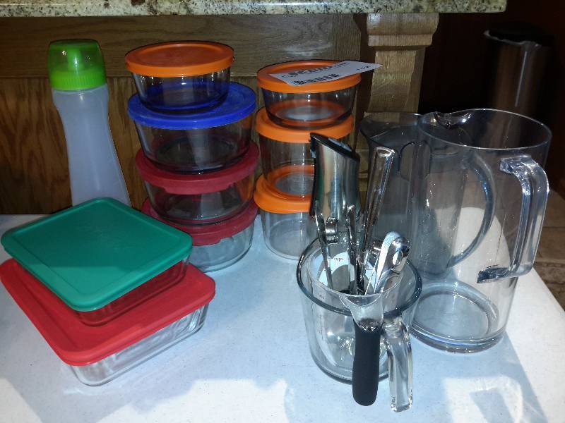 lot 112 image: Misc. GlassPlastic Storage containers with rubber lids