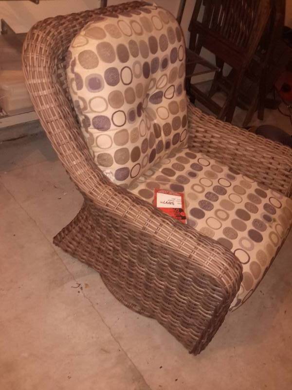 lot 206 image: BEAUTIFUL, high quality simulated Wicker Outdoor Rocker, Glider Swivel Chair