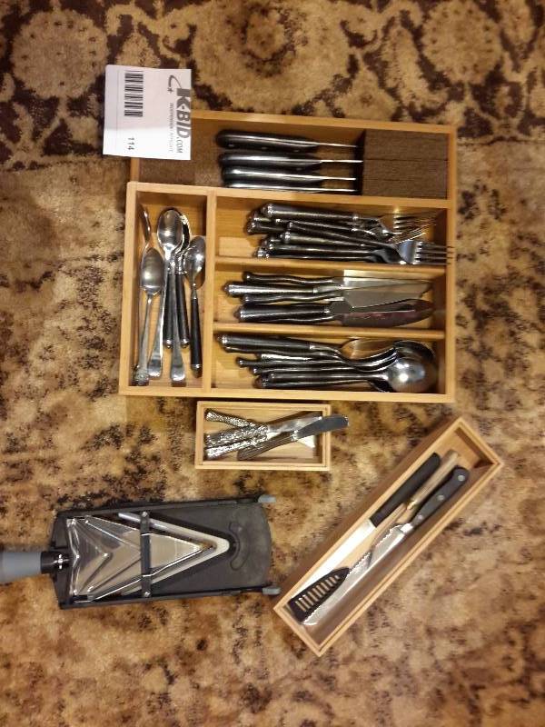 lot 114 image: High Quality Silver Ware.. Vegetable slicer
