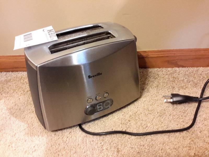 lot 102 image: Breville, BagelBread Toaster