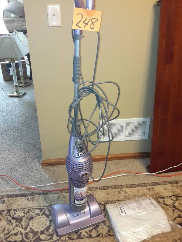 lot 248 image: Shark, Vac Steam system as pictured.. Includes pads