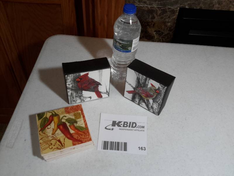 lot 163 image: 2, 4in x 4in cavas CARDINAL paintings Set of 4 pepper theme coasters