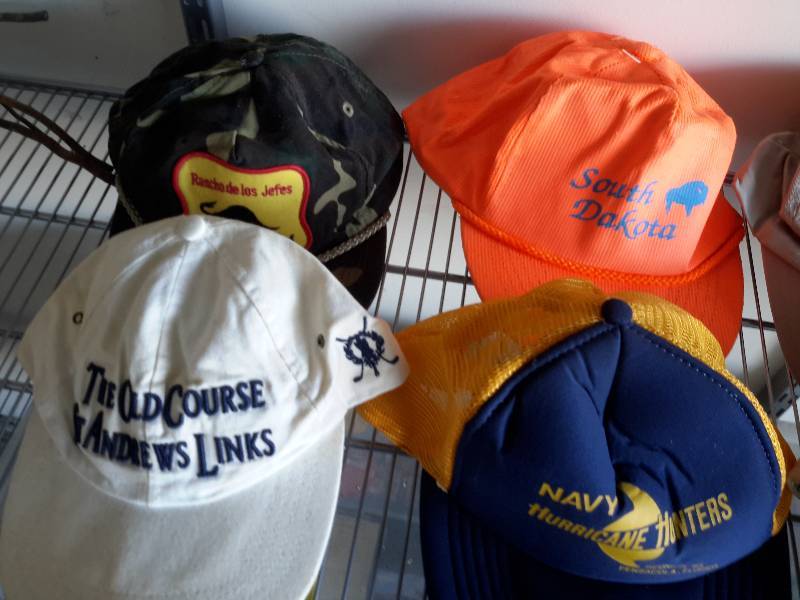 lot 268 image: 12 BaseballGolf Hats