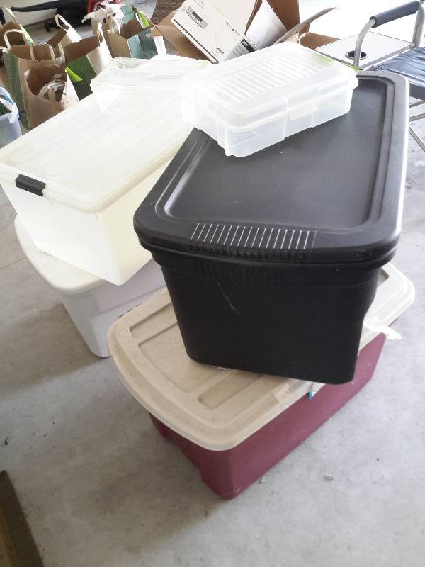lot 270 image: 6 misc. Sizes of Storage Tubs