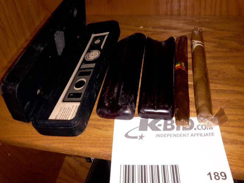 lot 189 image: 2 LEATHER Cigar Cases and Cigars
