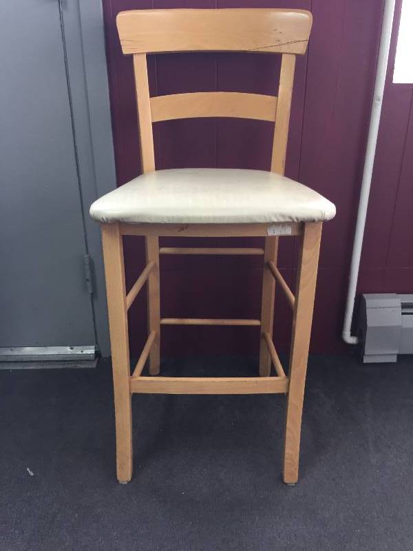 lot 36 image: Bar Counter Stool - Light Wood