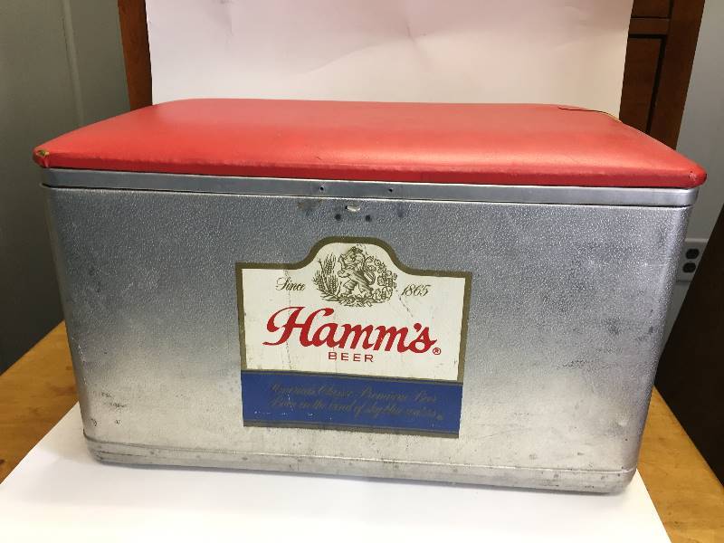 lot 1 image: Hamms Beer Cooler