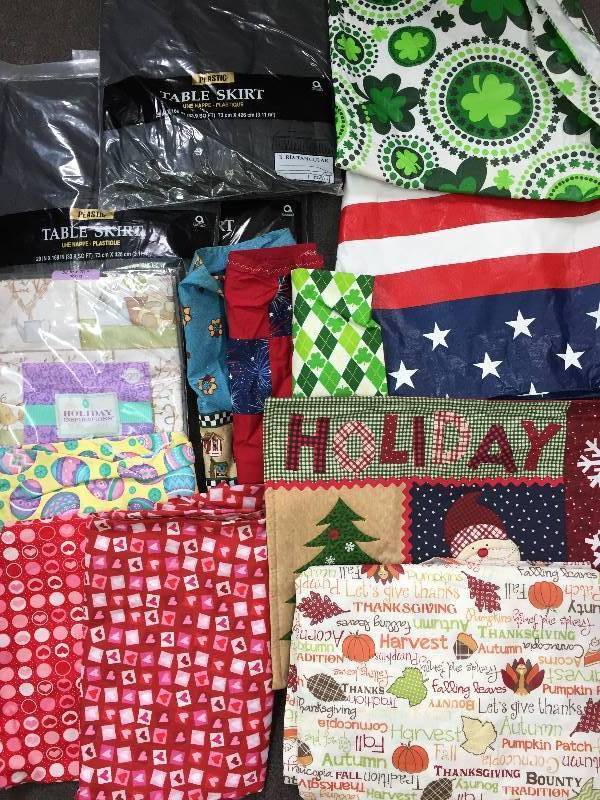lot 67 image: Seasonal Holiday Special Occasion Tablecloths