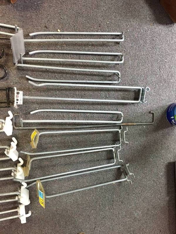 lot 72 image: Display Hardware Metal Prong Pegs