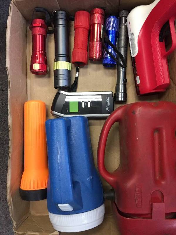 lot 74 image: Flashlights