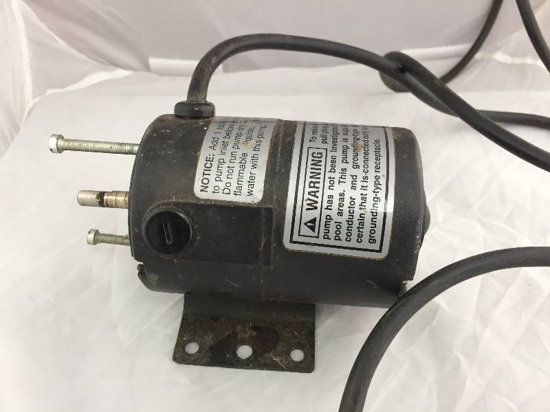 lot 76 image: Pump Motor Model M0015-115