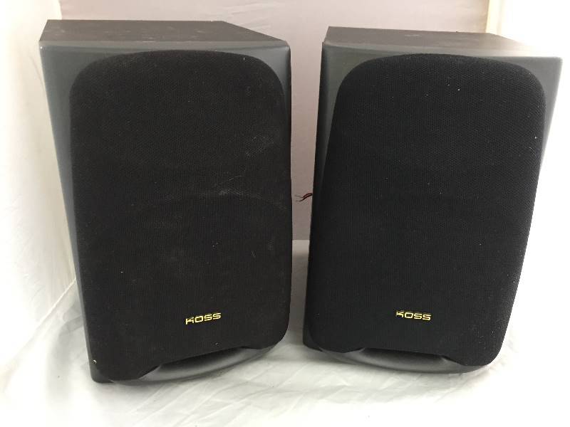 lot 77 image: KOSS Speakers HH3505SR