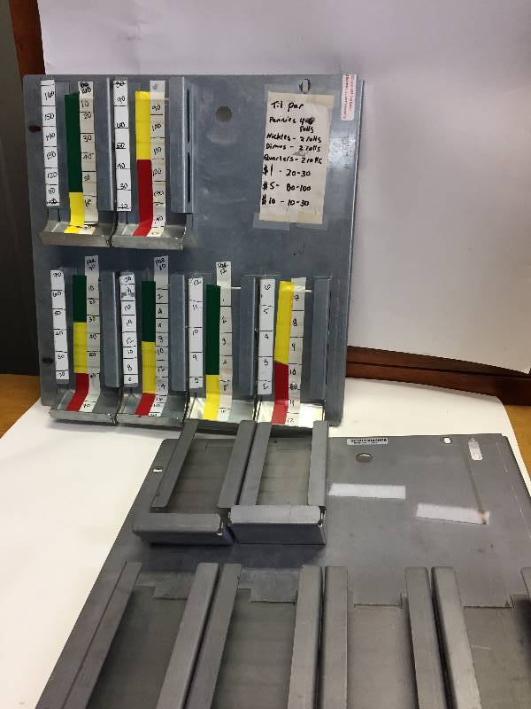 lot 94 image: TILL Par Cash Organizer - Metal