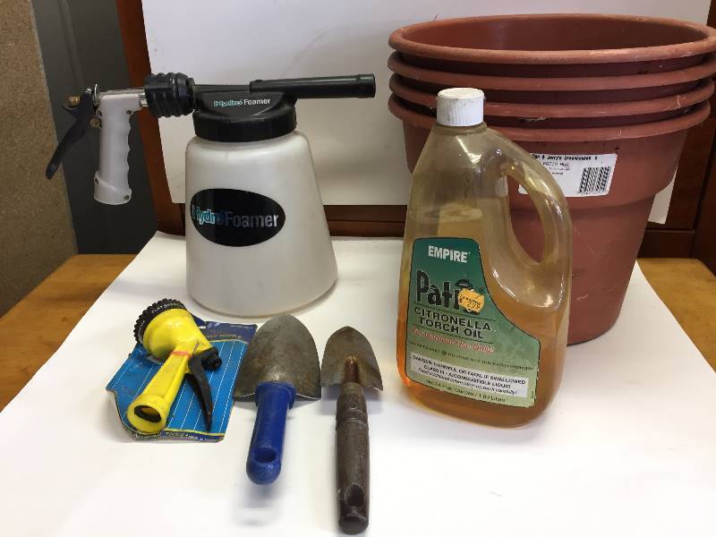 lot 96 image: Gardening Tools