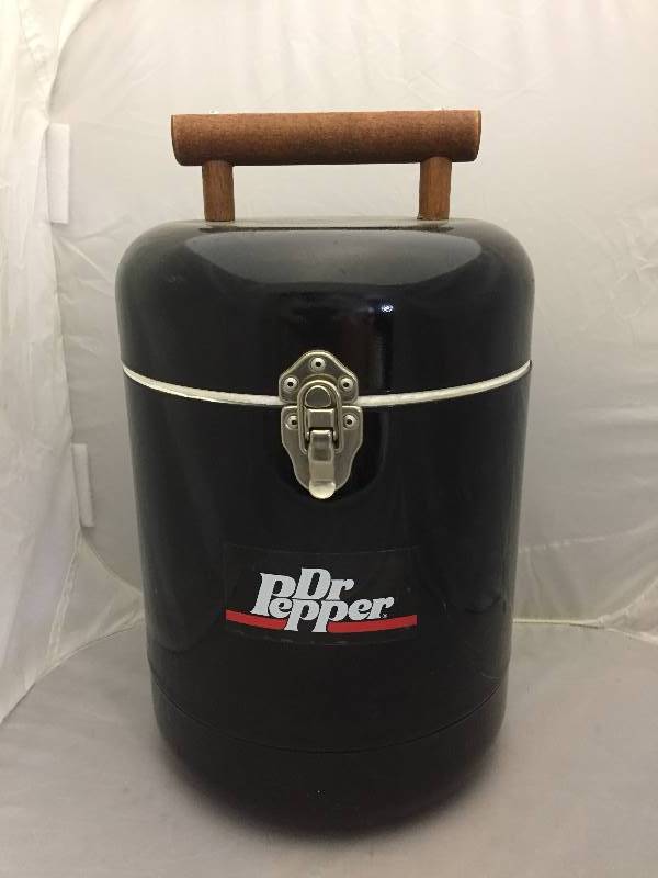 lot 13 image: Dr Pepper Cooler
