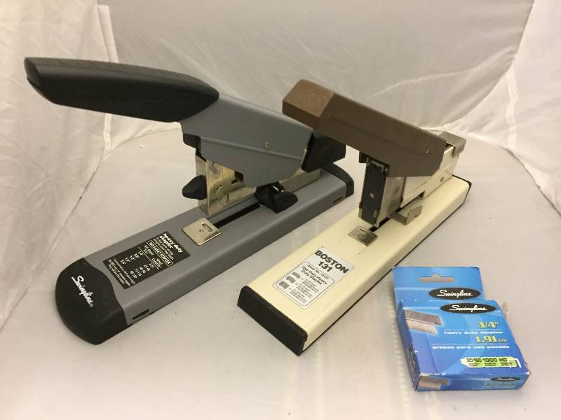 lot 28 image: Heavy Duty Staplers