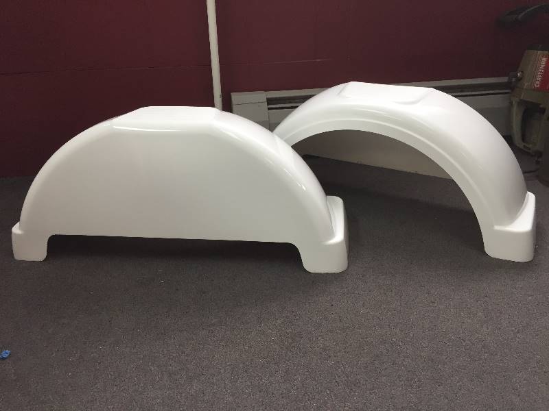 lot 8 image: Fulton White Plastic Trailer Motorcycle Fender - 13 Tire Size