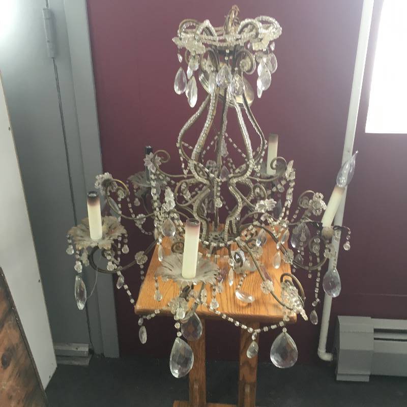 lot 7 image: Antique Vintage Chandelier