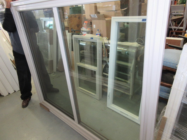 lot 190 image: NEW SINGLE SLIDER WINDOW