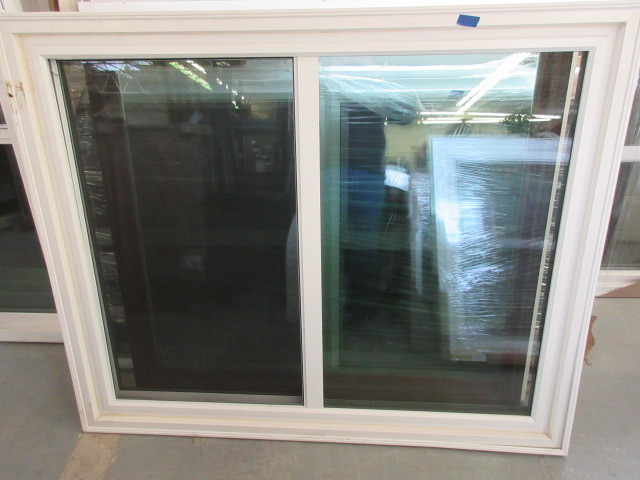 lot 207 image: ALMOST NEW SINGLE SLIDER WINDOW