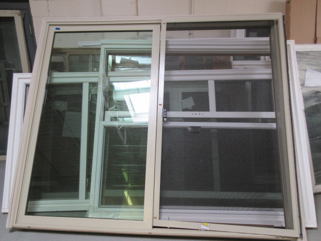 lot 231 image: NEW PATIO DOOR WITH SCREEN DOOR