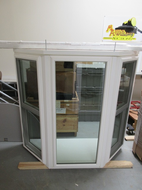 lot 199 image: ALMOST NEW NEW BAY WINDOW WITH DOUBLE HUNGS