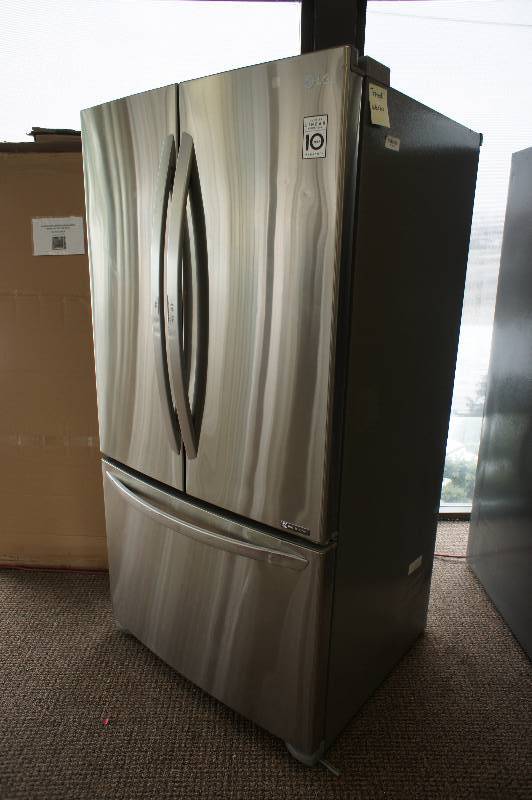 lot 1 image: NEW - SCRATCH AND DENT - LG ENERGY STAR MODEL # (LFCS25426S) 25 Cu.Ft. Mega Capacity 3-Door French Door Refrigerator in Stainless Steel (Silver) - TESTED WORKS MSRP $ 2199.99