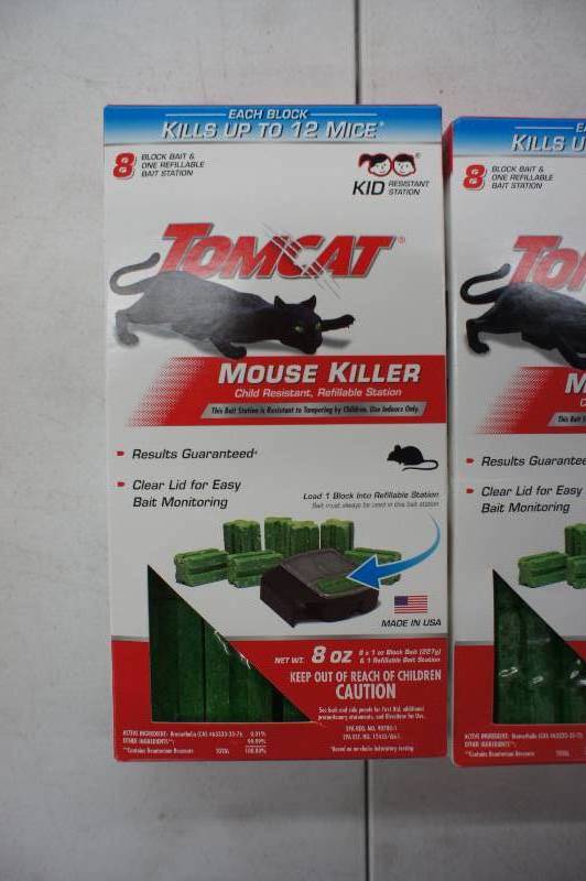 lot 49 image: Lot of 5 tomcat mouse poison