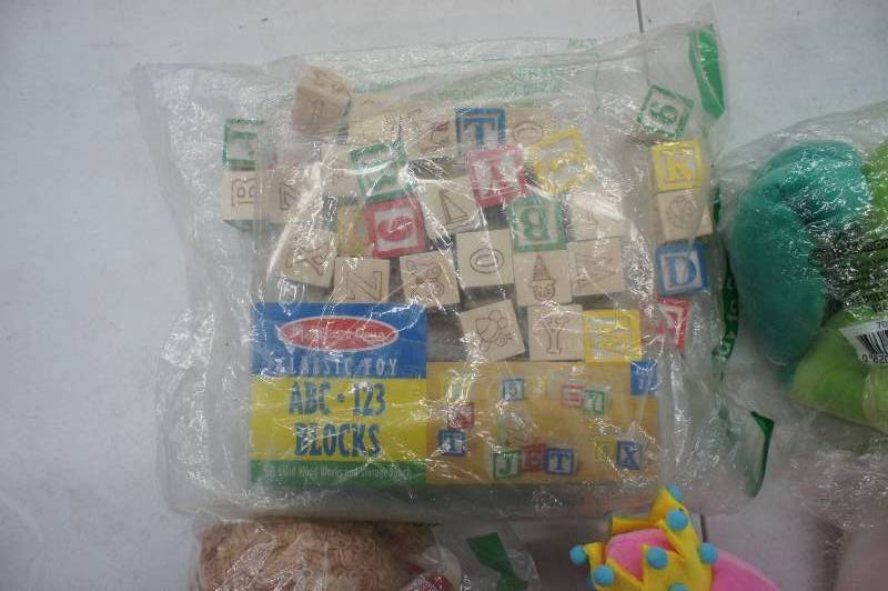 lot 65 image: lot of 5 kids toys