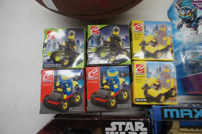 lot 75 image: Box of toys