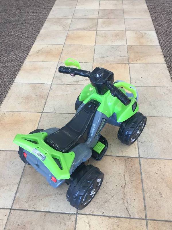 lot 46 image: 6 VOLT Quad ride on powerwheel