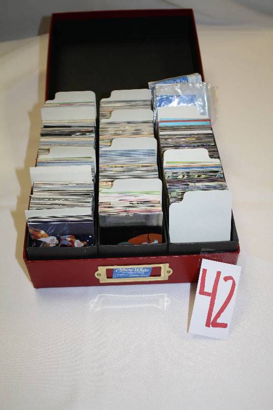 lot 42 image: Many Snow White Trading Cards