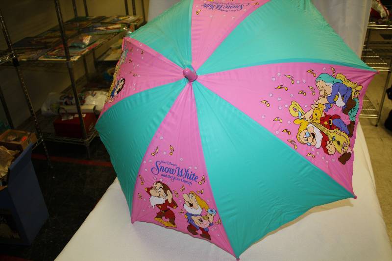 lot 63 image: Snow White umbrella