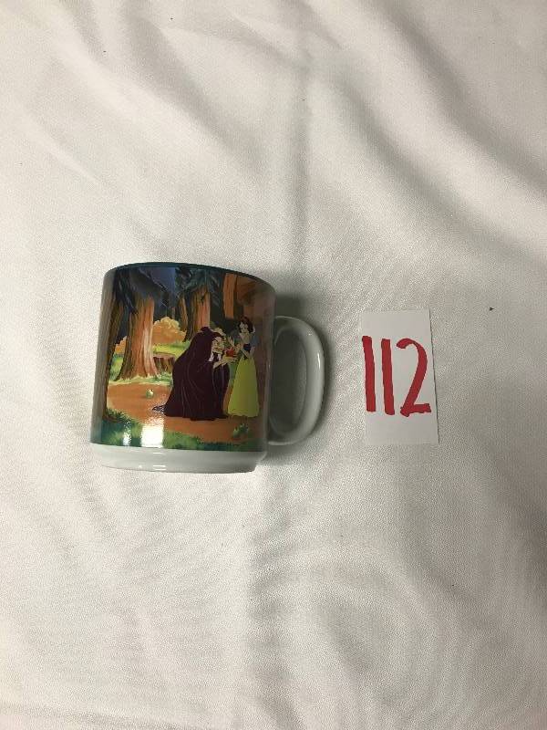 lot 112 image: Snow White and Seven Dwarfs Glass Mug