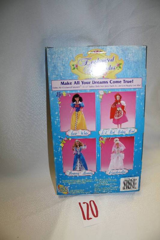 lot 120 image: Enchanted Fairytales Snow White Doll