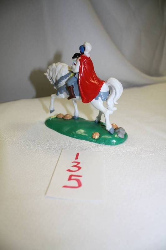 lot 135 image: Snow White and Prince Charming on Hourse Figure