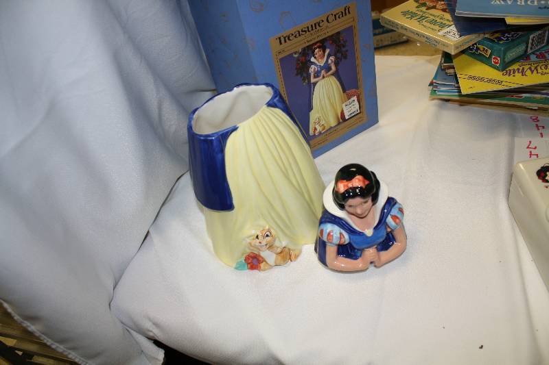 lot 149 image: Pfaltzgraff Snow White Cookie Jar