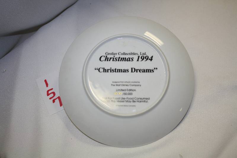 lot 157 image: Grolier Collectibles Christmas 1994 Plate Number 5070