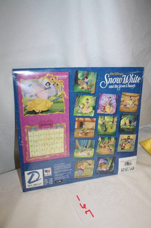 lot 167 image: Snow White and the Seven Dwarfs 1995 Calendar